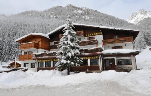 Hotel Bucaneve
