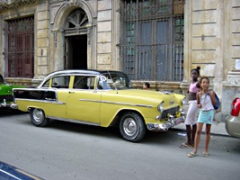 cuba-oldtimer-geel