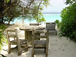 soneva-fushi-strand-03