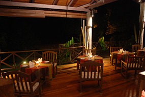 borneo-rainforest-lodge-restaurant-06