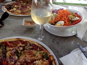 maleisie-kuching-restaurant-pizza