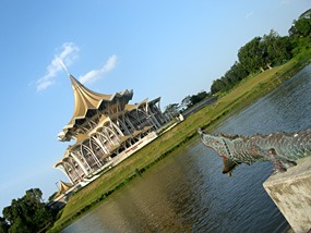 maleisie-kuching-rivier-tempel