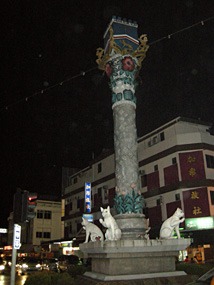 maleisie-kuching-zuil-katten