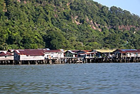 sandakan-huisjes-op-palen-02