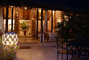 sunset-beach-restaurant-avond