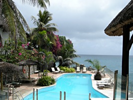 sunset-beach-zwembad-cocktailbar